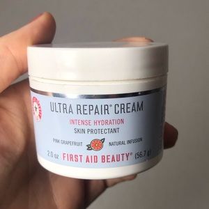 First aid beauty intensive repair cream